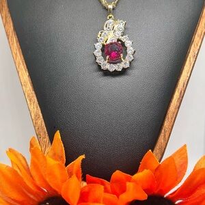Elegant Gold and Red Pendant Necklace
